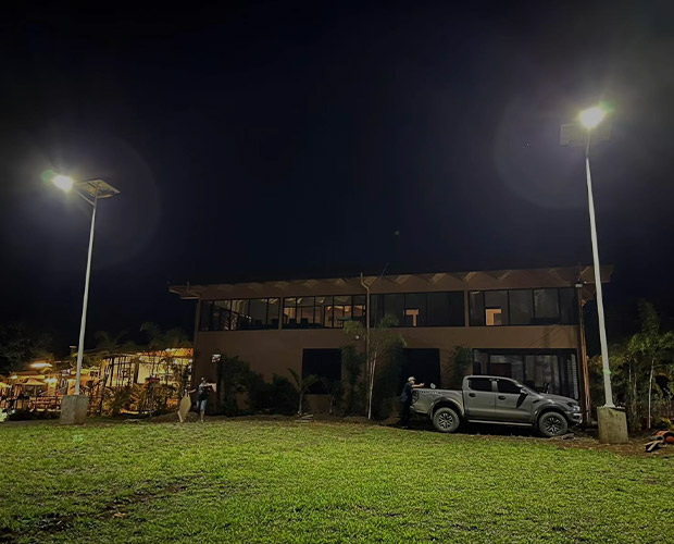 Split Solar Street Light images